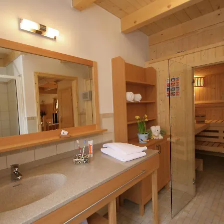 Serene Chalet In With Sauna בקתה *